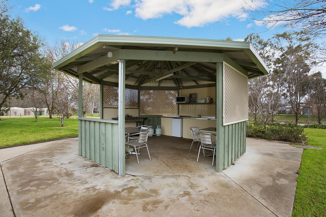 Lake Hamilton Motor Village And Caravan Park Exterior foto